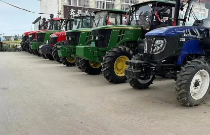 农机合作社出售二手拖拉机，价格优惠 ，全国物流
